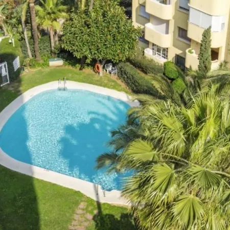 Apartamento Seafront Paradise Port Estepona